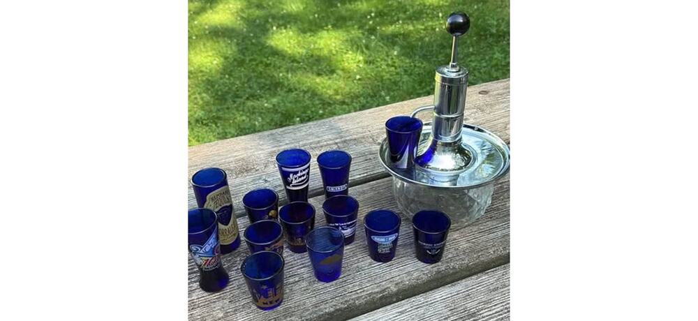 Vintage Park Sherman liquor Dispenser with Cobalt Blue Shot Glass Collection